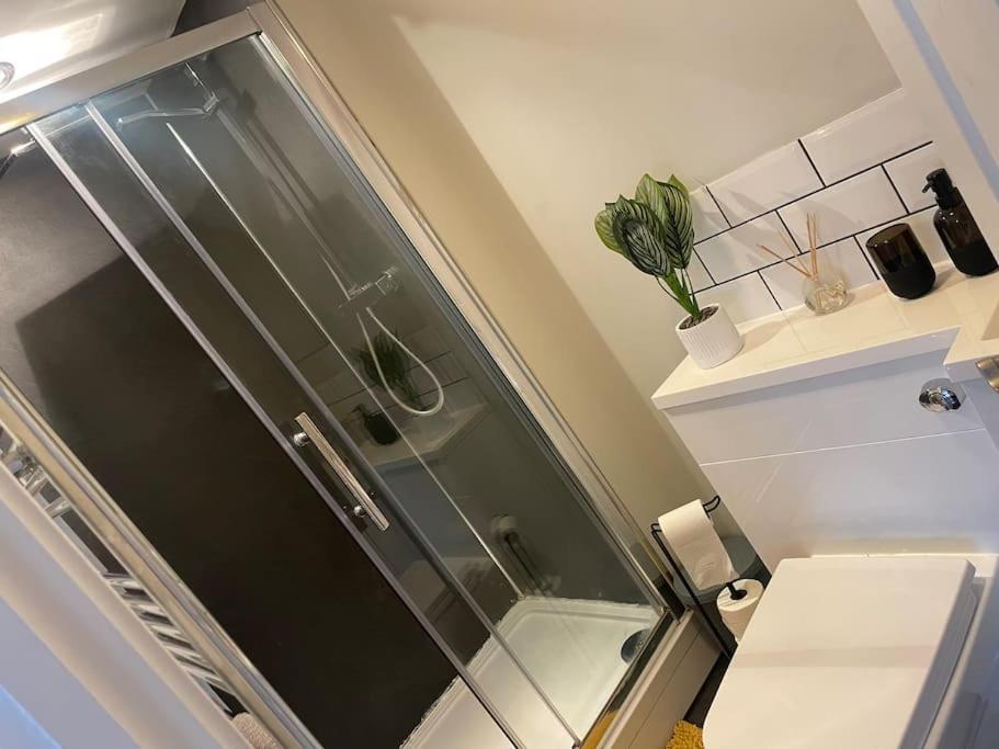Maple House - 2 Bedroom House With Free Parking In Town By Shortstays4U Кингс-Линн Экстерьер фото