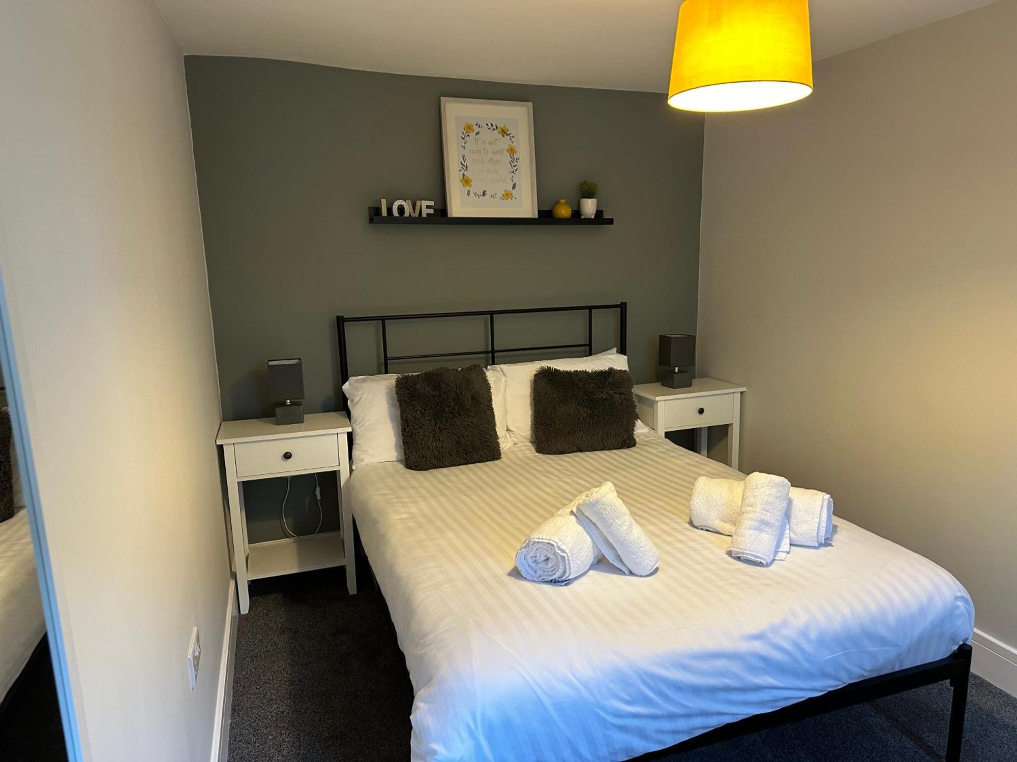Maple House - 2 Bedroom House With Free Parking In Town By Shortstays4U Кингс-Линн Экстерьер фото
